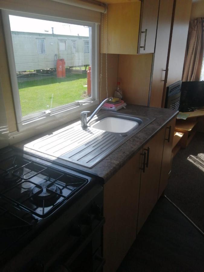 Adorable 2 Bedroom Caravan In Clacton-On-Sea Ngoại thất bức ảnh