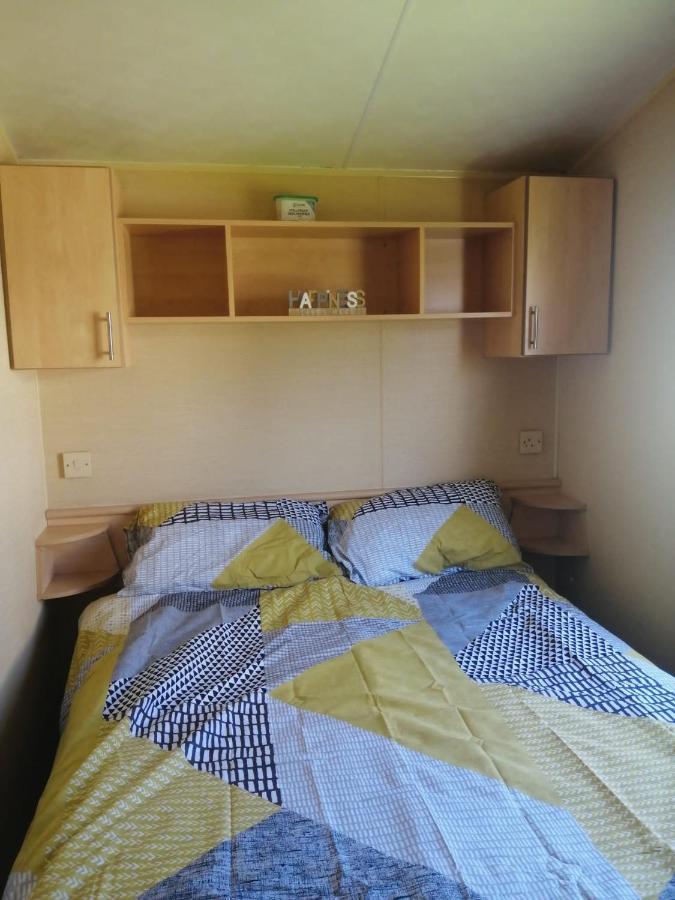 Adorable 2 Bedroom Caravan In Clacton-On-Sea Ngoại thất bức ảnh