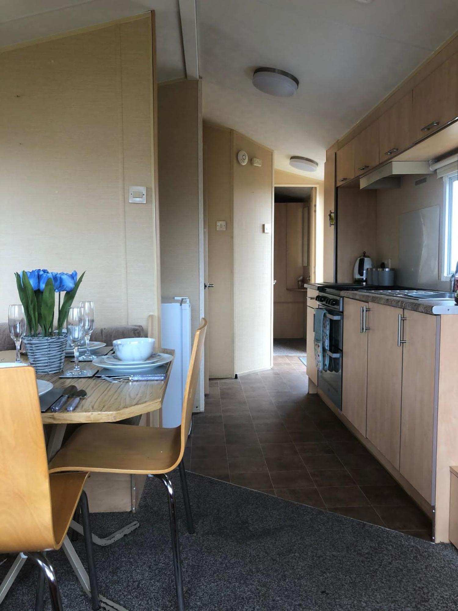 Adorable 2 Bedroom Caravan In Clacton-On-Sea Ngoại thất bức ảnh