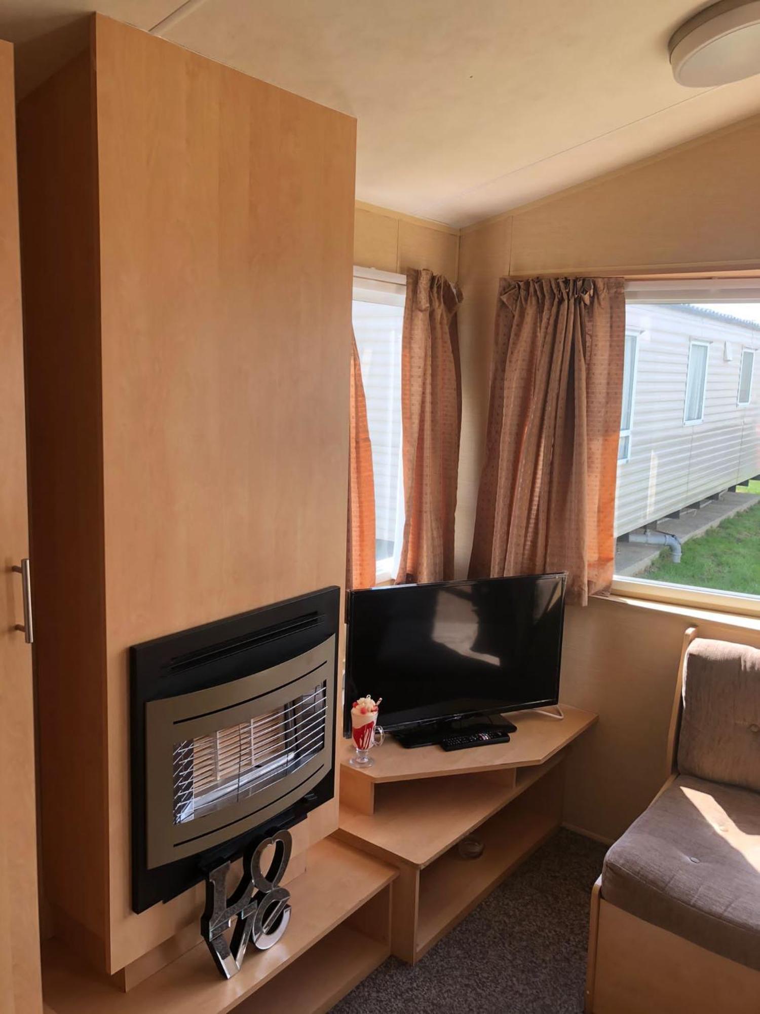 Adorable 2 Bedroom Caravan In Clacton-On-Sea Ngoại thất bức ảnh